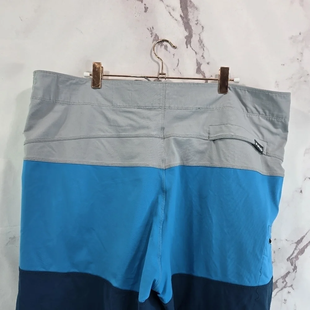 NRS Shorts Mens 40 Blue Gray Hybrid 11 Inch Nylon Guide Water Resistant Swim